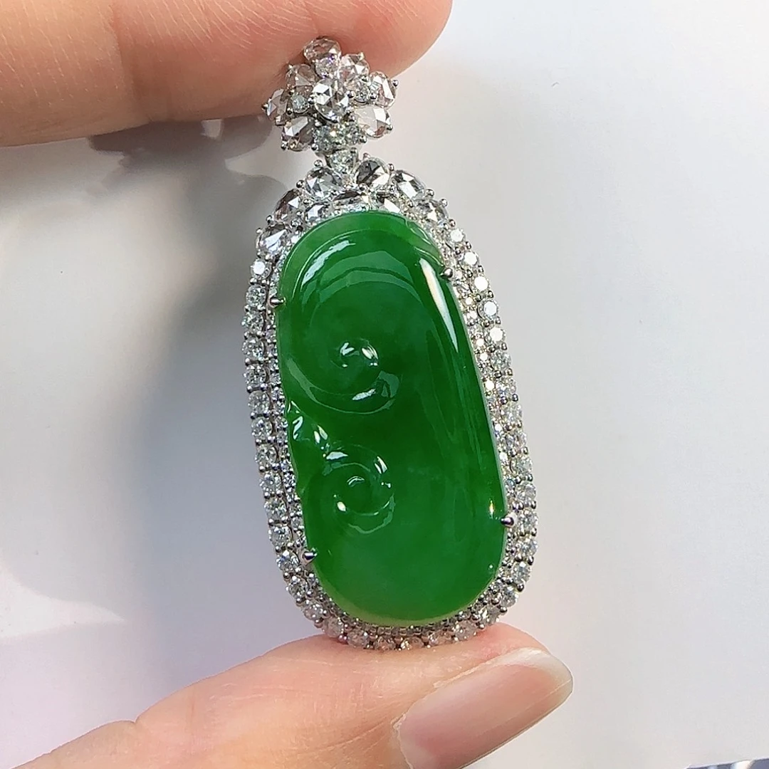 翡翠颈饰18K金镶嵌珊*翡翠颈饰18K金镶嵌