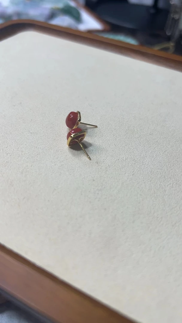 天然南红玛瑙耳钉