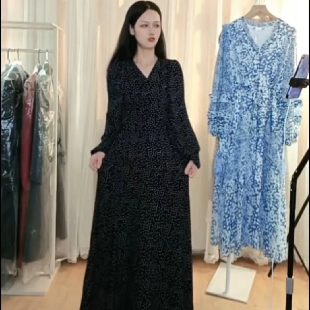 100%冰丝 桑稚同款黑色波点连衣裙 2024新款长款V领显瘦裙子