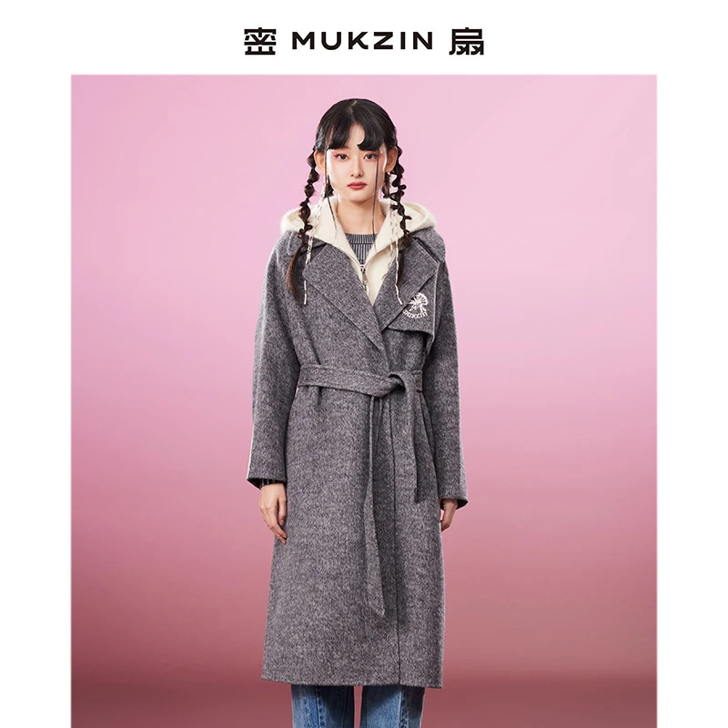 密扇游龙戏凤灰色双面呢风衣款大衣M233B11042201