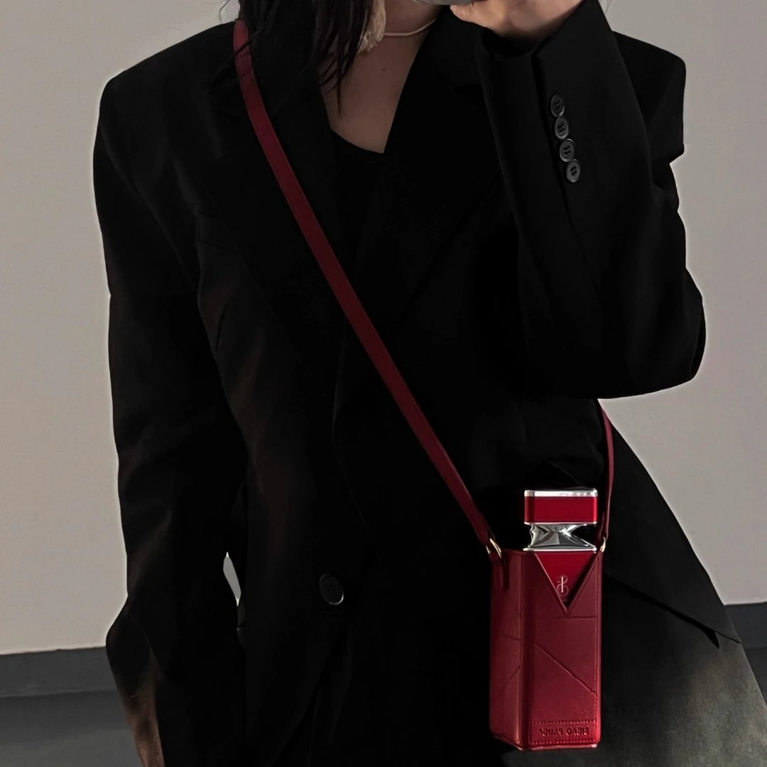 思宝PANDA高颜值杯套香水杯套水杯保温杯PU皮杯套便携时尚手提