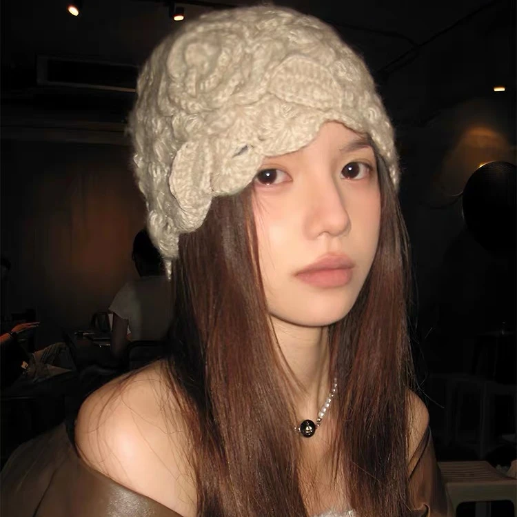 日系镂空花朵包头帽女秋冬季2025新款百搭显脸小防寒保暖毛线帽子