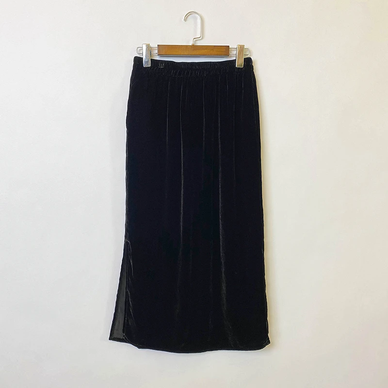 黑色百搭高端丝绒A字裙侧开叉2024秋冬新款高级复古鱼尾半身裙