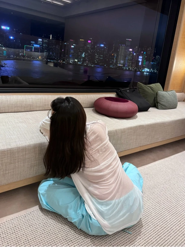 『PEACHZHOU』天丝后背字母印花宽松圆领防晒长袖休闲显瘦慵懒T恤女