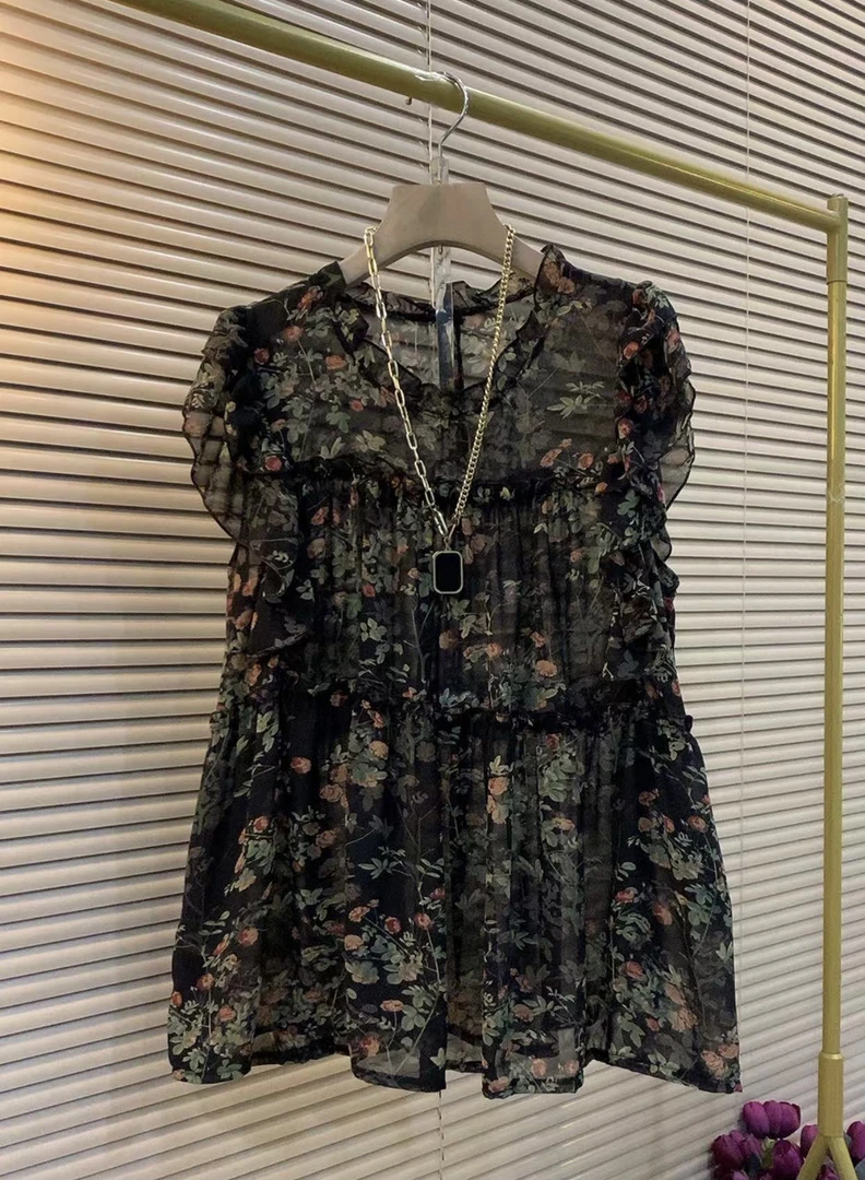 新款欧货时尚遮肉显瘦气质女神衫