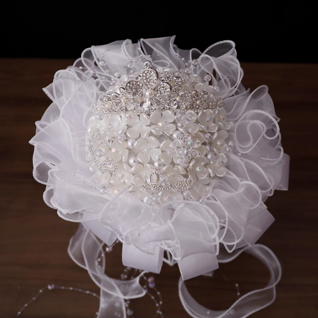 新款珍珠皇冠手捧花配婚纱成品材料包 diy手工西式婚礼结婚送闺蜜