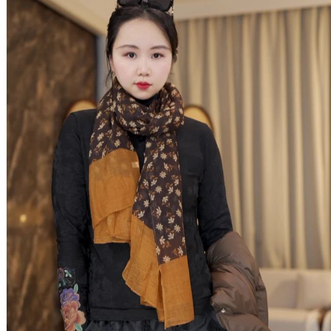 欣欣轻奢月华浓 时尚围巾·双色印花工艺咖色+黄色丝巾