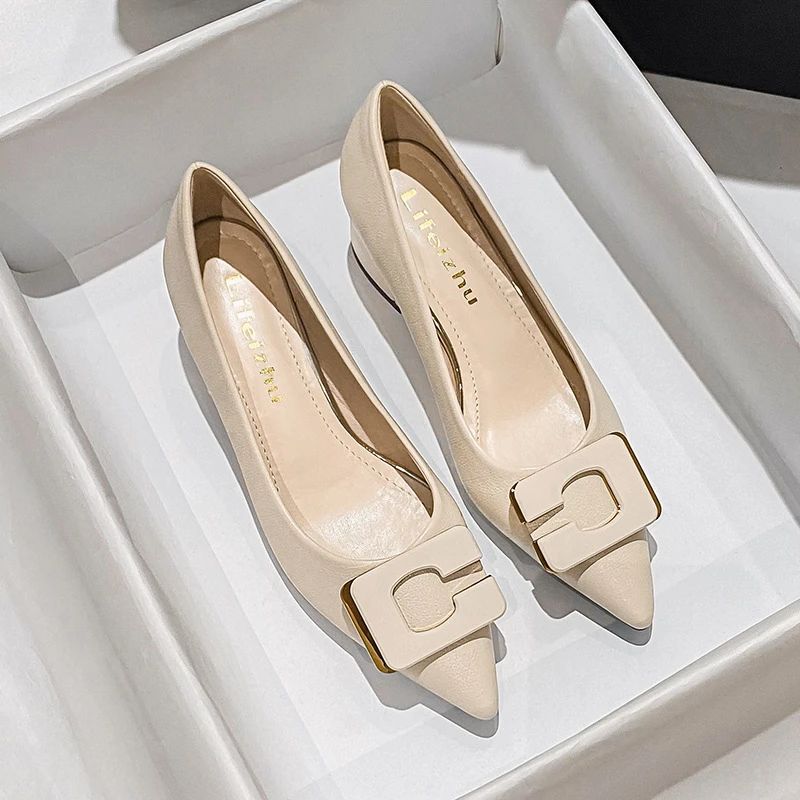 气质方扣法式粗跟中跟爆款尖头女2025年新款春秋季大码女鞋41一43