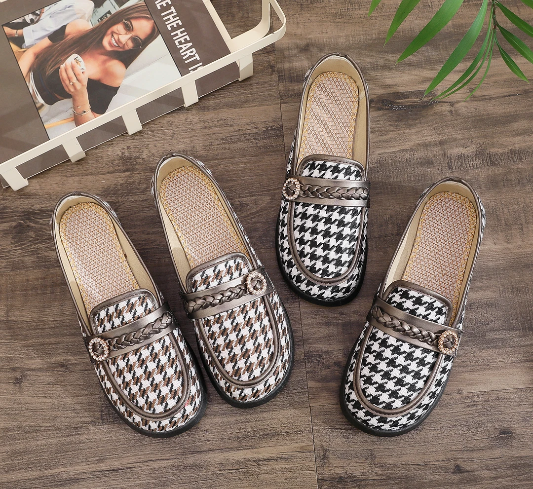 老北京布鞋女春季新款透气软底防滑中老年小香风乐福鞋舒适妈妈鞋