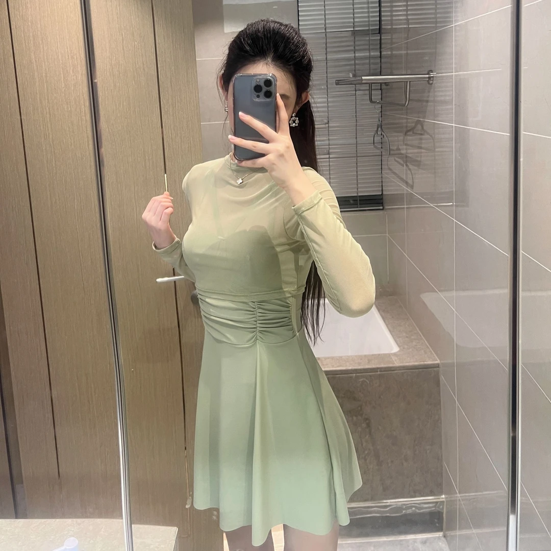 花依妍泳衣2024新款绿性感交叉绑带钢托聚拢长袖温泉分体露背