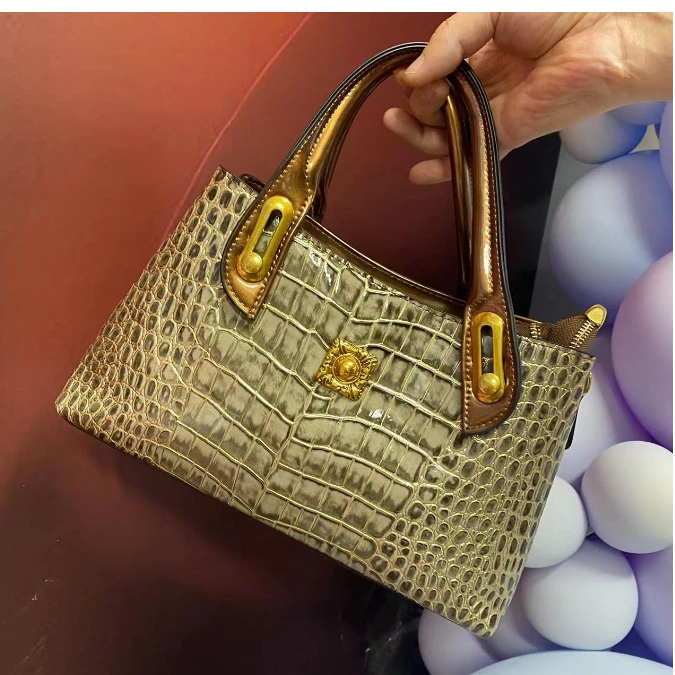 女包上新CC鎏金8607