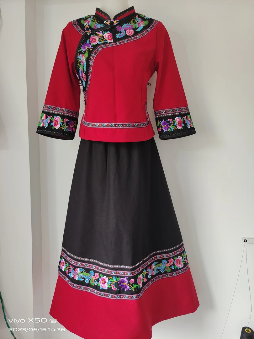 ll贵州少数民族服饰套装