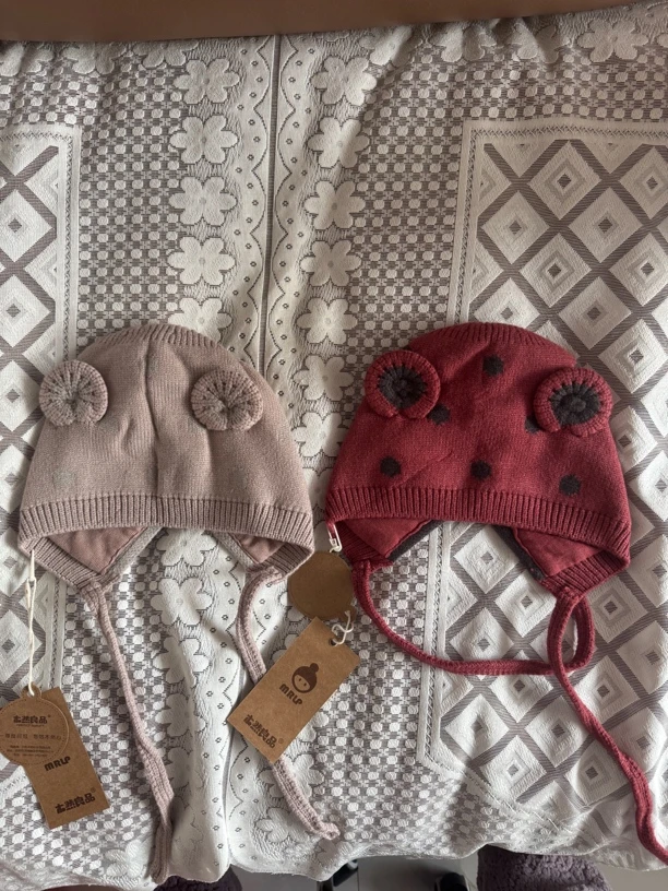 木然良品圆点后开叉M33D针织护耳帽