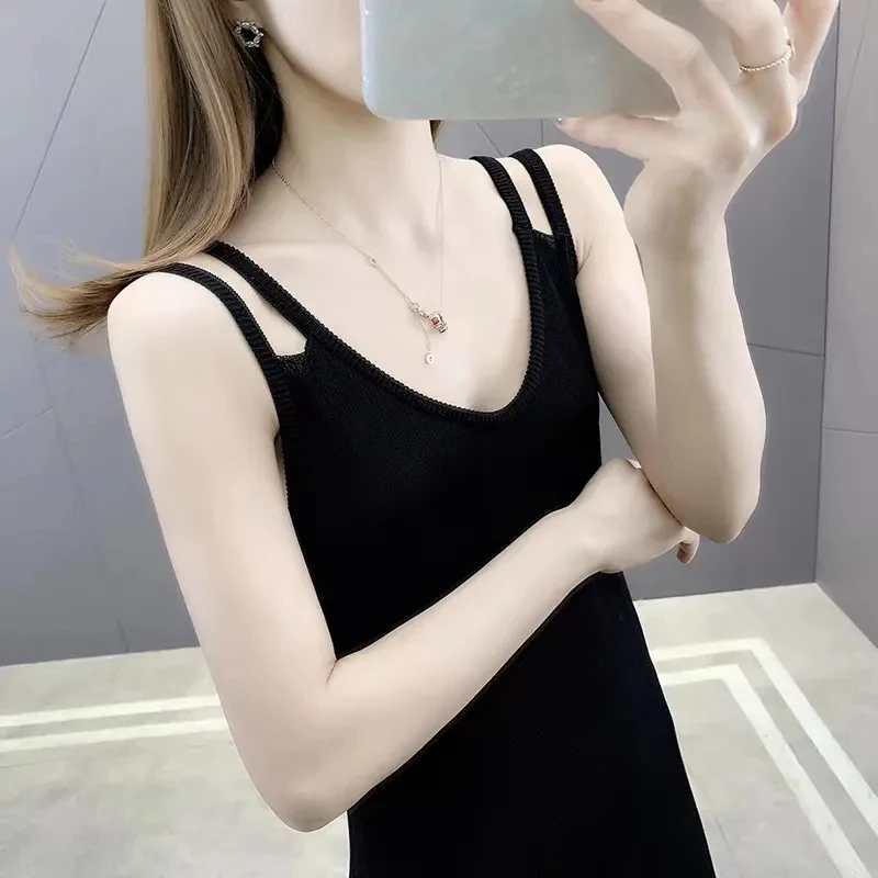 双肩带冰丝吊带裙夏季薄款女气质优雅垂坠单开叉毛边设计小黑裙