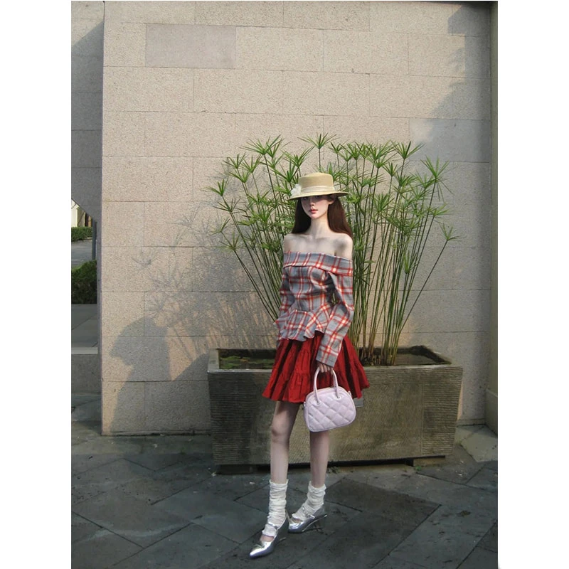 韩版甜辣撞色格纹一字肩长袖衬衫露肩上衣百搭短款半身裙时尚套装