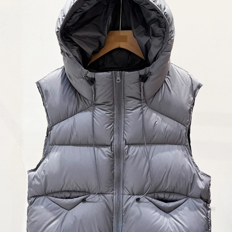 欧货蓬松羽绒马甲女短款2024秋冬新款轻柔加厚连帽小个子泡芙背心