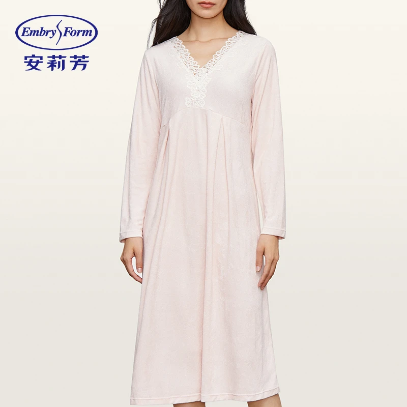 安莉芳秋冬女士毛巾棉柔软舒适V领睡裙长袖裙子可外穿EL00609