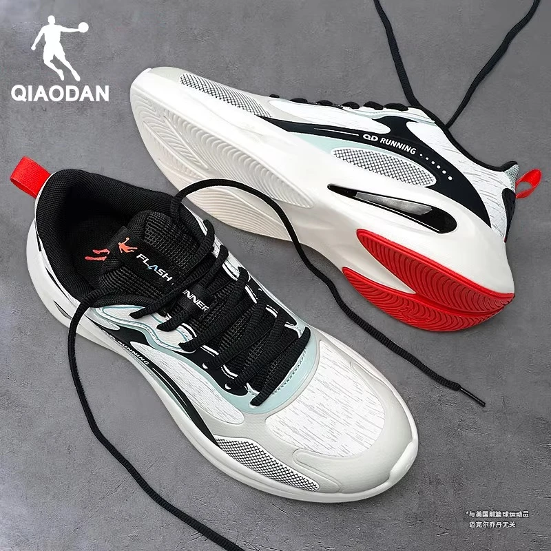 乔丹男鞋跑步鞋男款秋冬季专业减震跑鞋学生皮面防水休闲运动鞋子