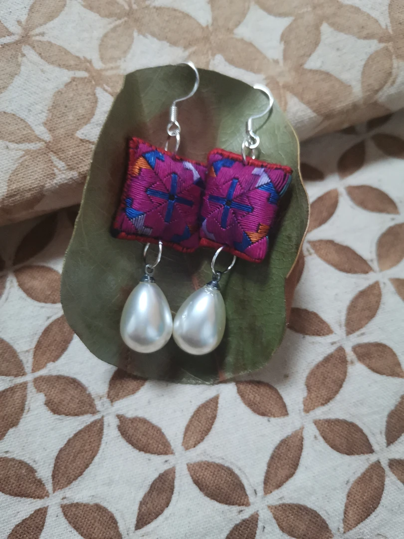 苗族手工刺绣复古耳环