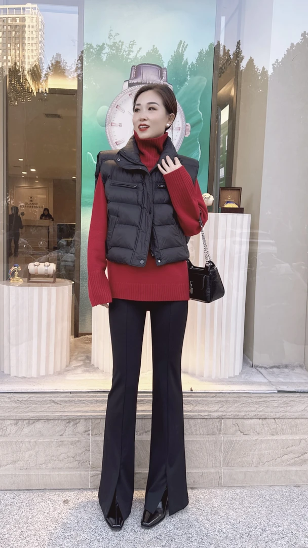 易缔媤黑色马甲D40082A9031