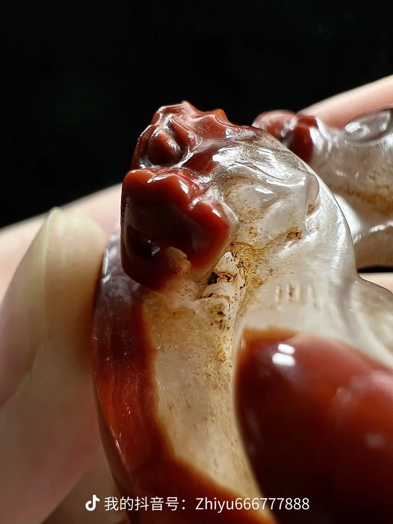 红缟玛瑙螭龙璧吊坠