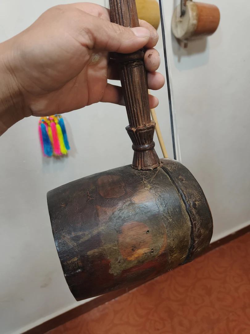 云南滇西北高原木料制作的弦子