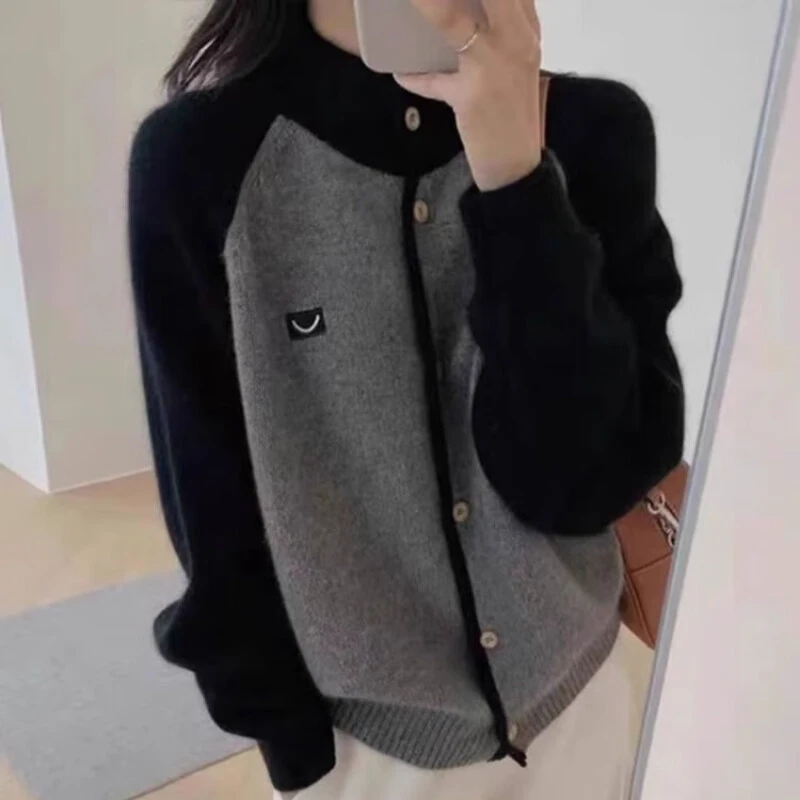 慵懒风撞色圆领针织开衫时尚秋冬新款设计感百搭软糯毛衣外套上衣