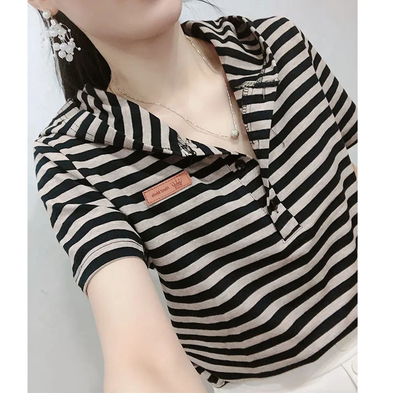 新款短袖2023夏季显瘦条纹韩版连帽T恤休闲百搭女士大码减龄上衣