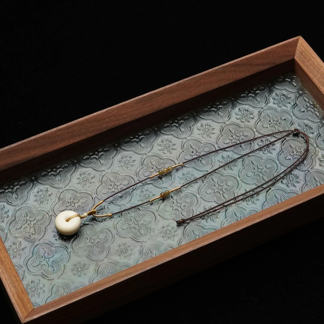 天然猛犸牙雕刻平安扣19*9mm吊坠