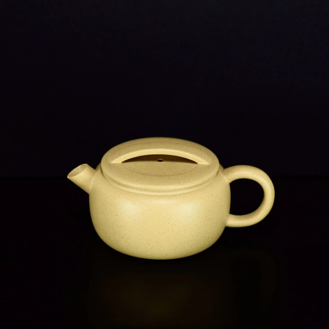 器象【象系列二十八】兔年纪念版原矿本山绿泥150cc宜兴紫砂壶