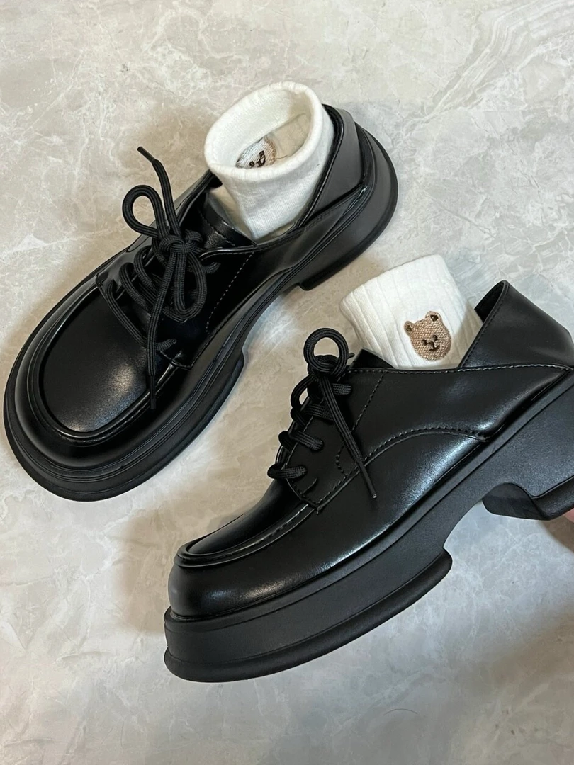 锅）精品断码女鞋，偶有微瑕，介意勿拍！百搭黑色厚底英伦风复古