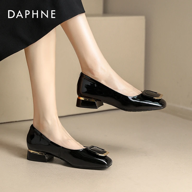 达芙妮漆皮单鞋女2025年春季新款浅口低跟百搭春款方头真皮小皮鞋