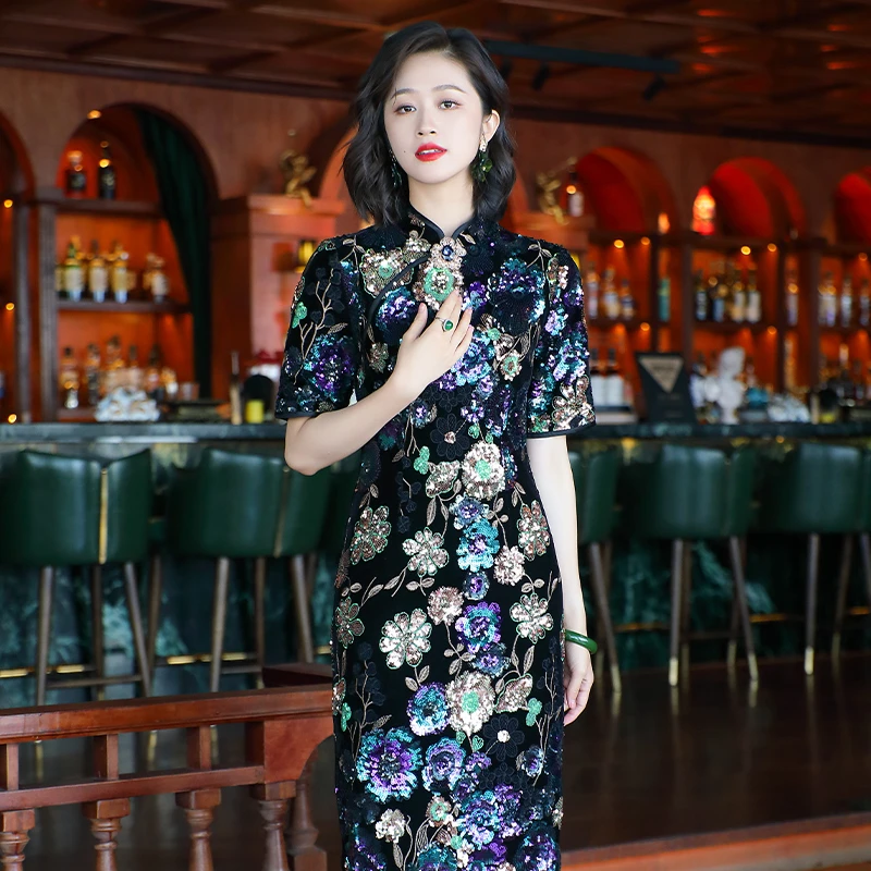 旗袍春季新款复古中国风丝绒重工刺绣亮片走秀长款24309