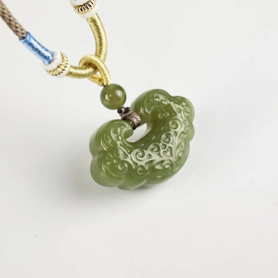 琪玲珠宝缠枝如意锁