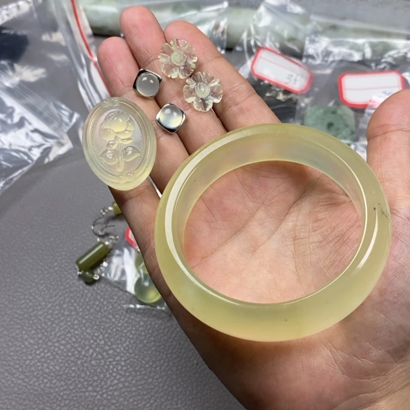 【闪购商品】蛇纹石玉挂件耳坠耳环未镶嵌?**儿
