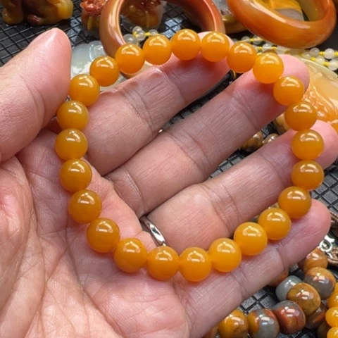 石英质玉（黄龙玉）颈饰合金