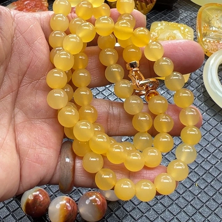 石英质玉(黄龙玉)颈饰未镶嵌