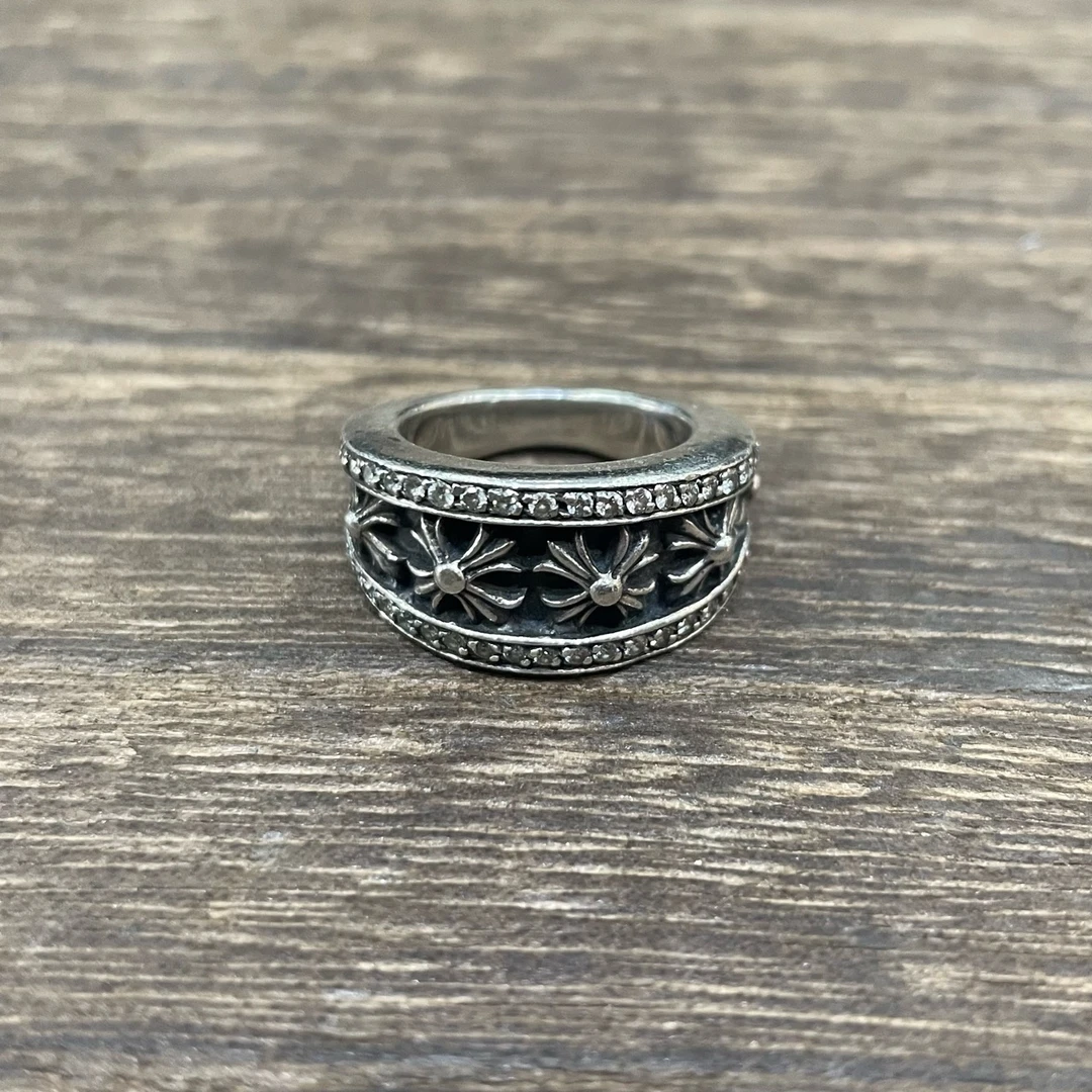 Chrome Hearts 克罗心 镶钻 倒V十字花戒指 7码/95新/无配件
