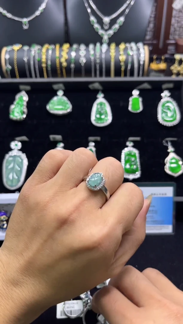 【闪购商品】翡翠吊坠(不含链)未镶嵌戒指