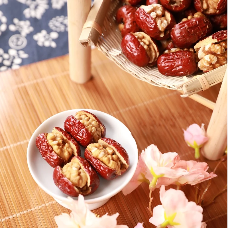 x爆品枣夹核桃独立包装追剧小零食散装灰枣红枣