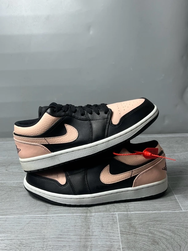 42码 95新/air jordan1黑粉脚趾/板鞋 公价1429