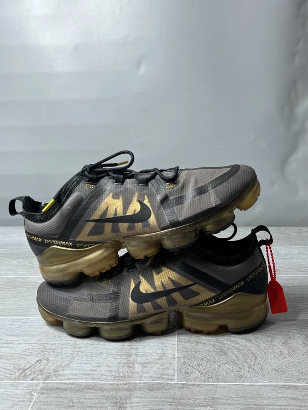 43码 9新/nike vapormax黑金/跑步鞋 公价2599