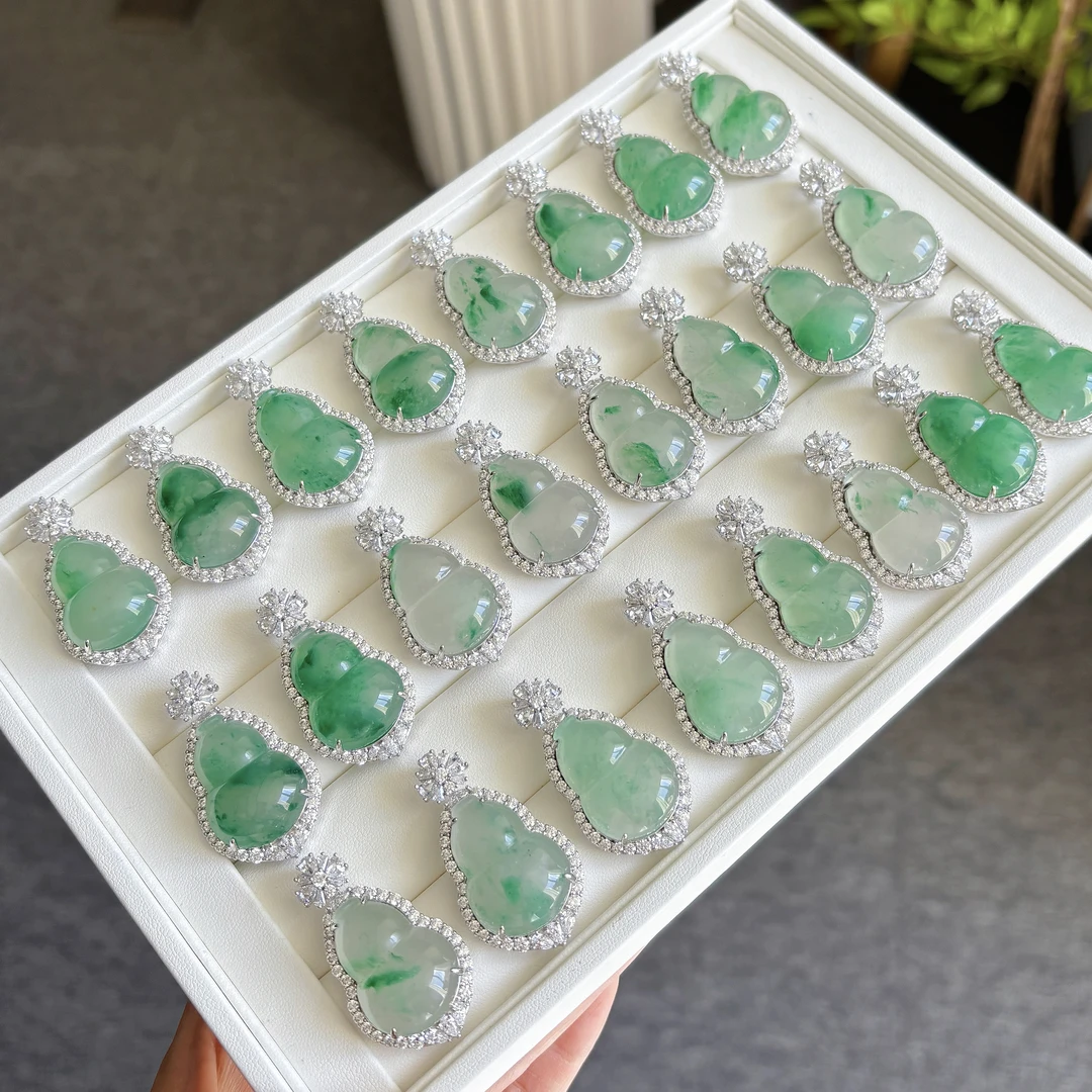 VS珠宝天然石英质玉独龙玉非洲翠葫芦吊坠【多样性发货发其一】