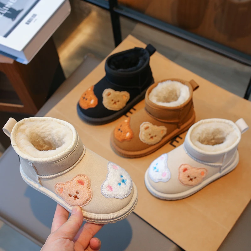 儿童雪地靴2023冬季卡通小熊加绒加厚女童棉鞋防滑软底保暖棉短靴