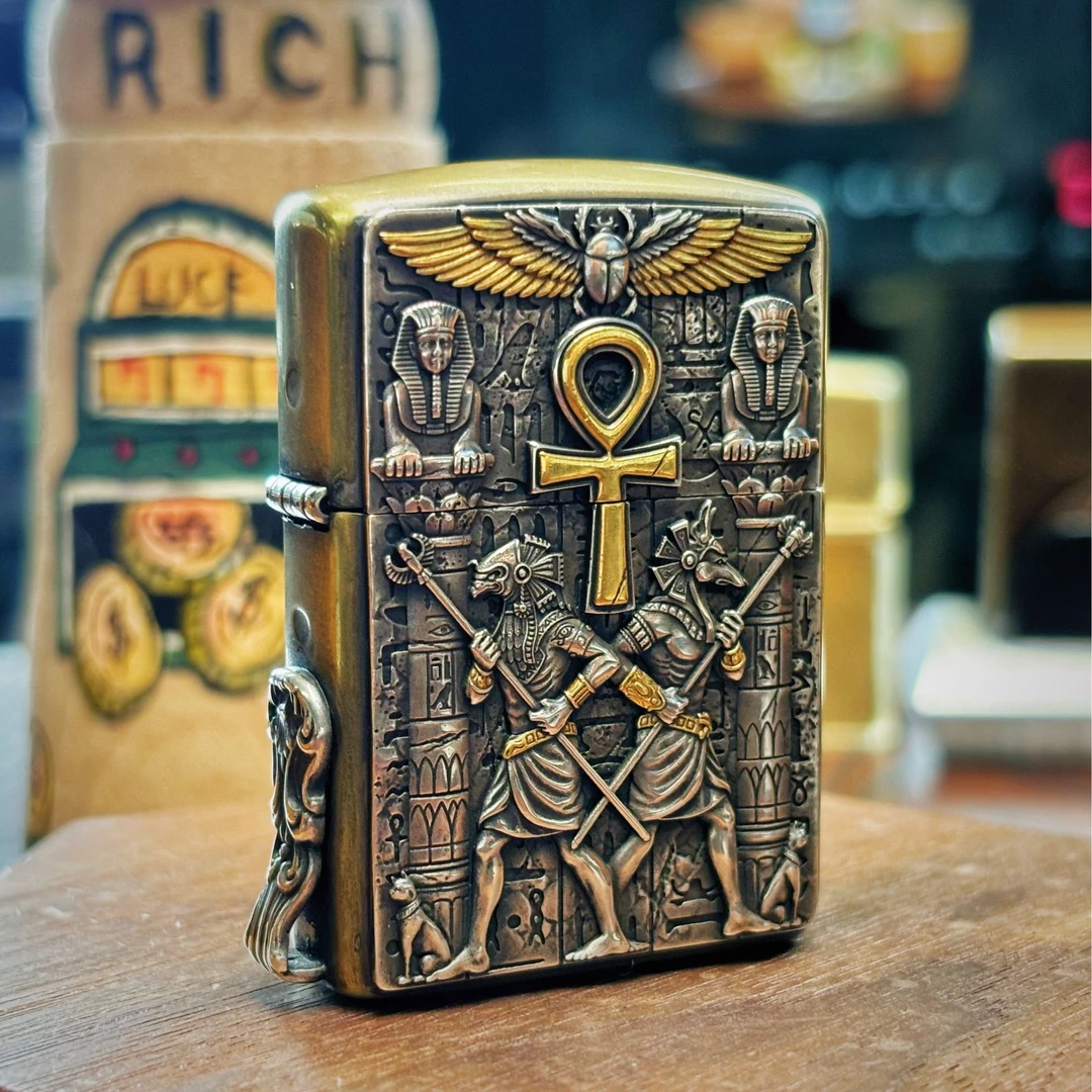 ZIPPO/之宝打火机  黄铜盔甲单面贴银章錾金 阿努比斯 DY9912DK