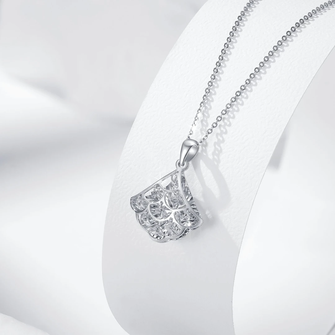 【芮泊珠宝】PT950铂金爆闪灵动裙摆吊坠（赠送银链 多退少补）