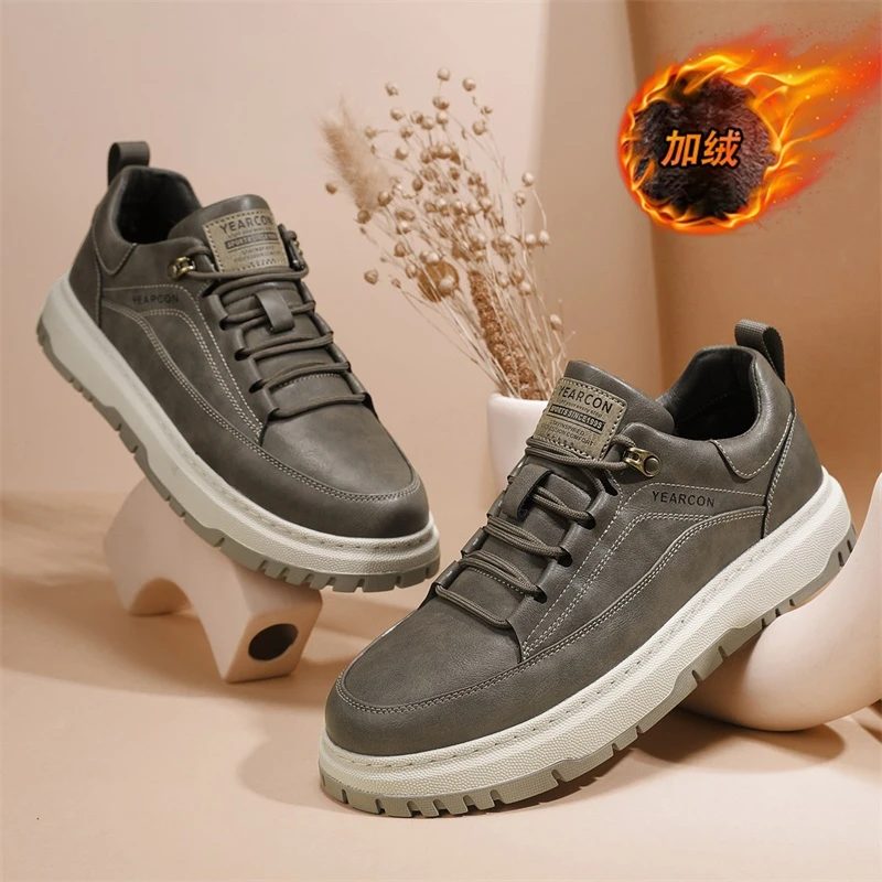 YEARCON/意尔康2023秋冬新款男鞋板鞋复古风百搭休闲男士皮鞋9457