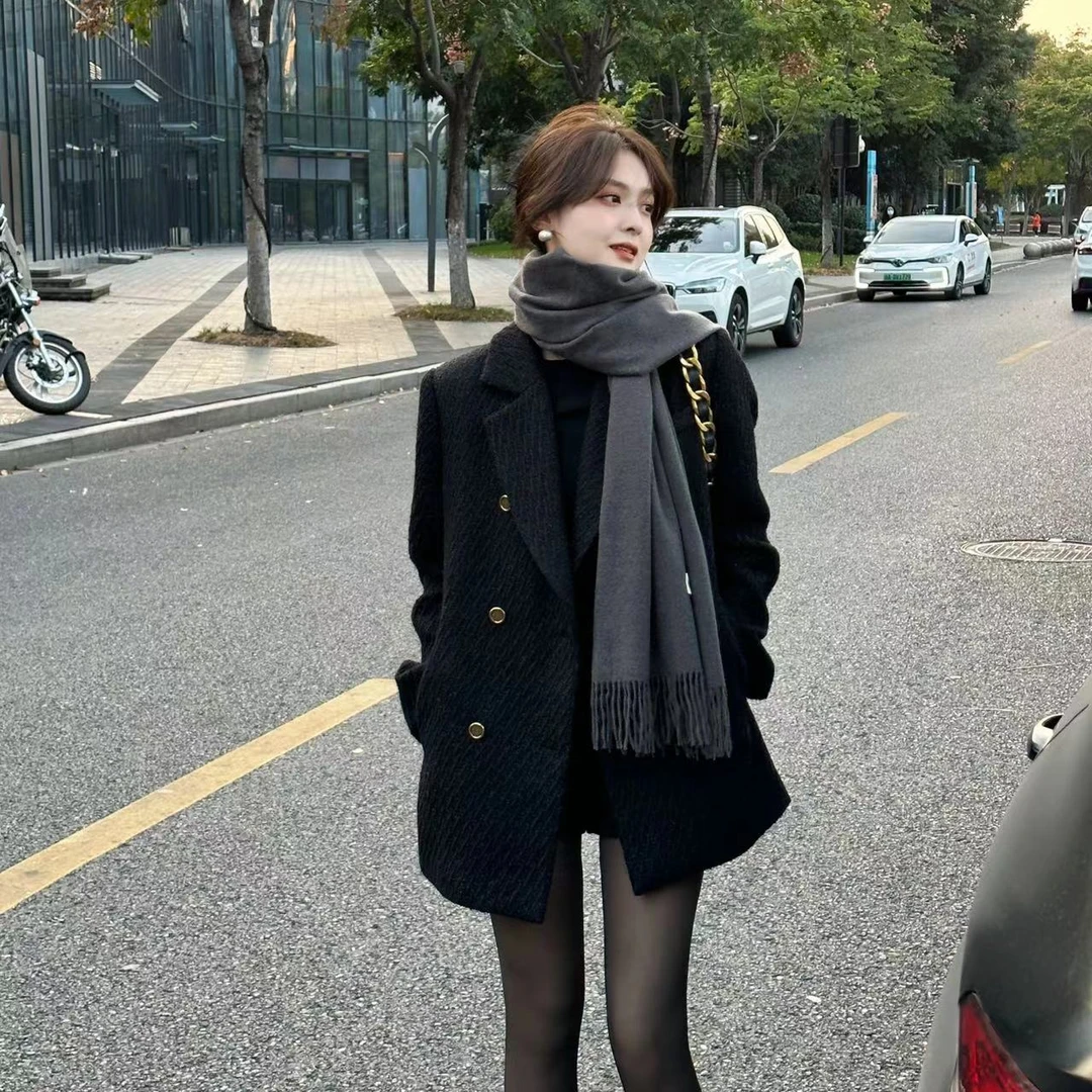 罗一一【J38775Z】冬季白鸭绒短款宽松羽绒服短外套黑色厚毛呢大衣