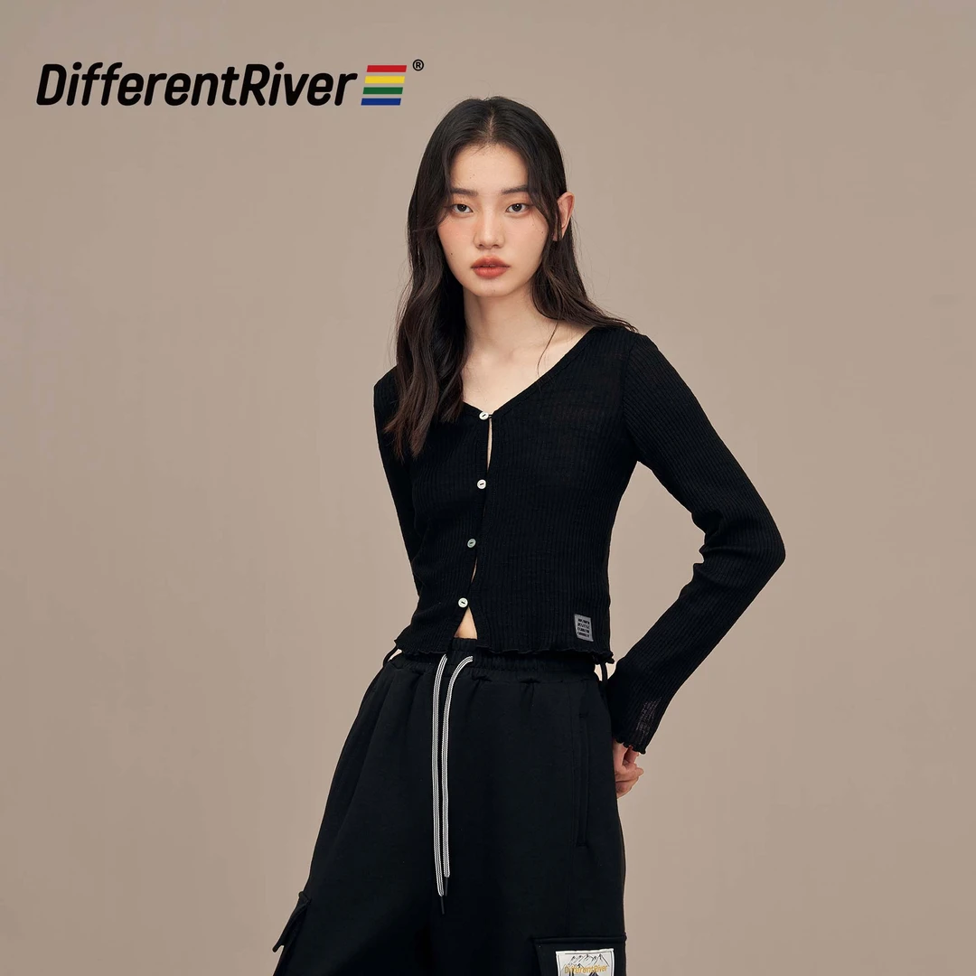 DifferentRiver2023秋季【假日】旷野系列-女士修身罗纹针织开衫