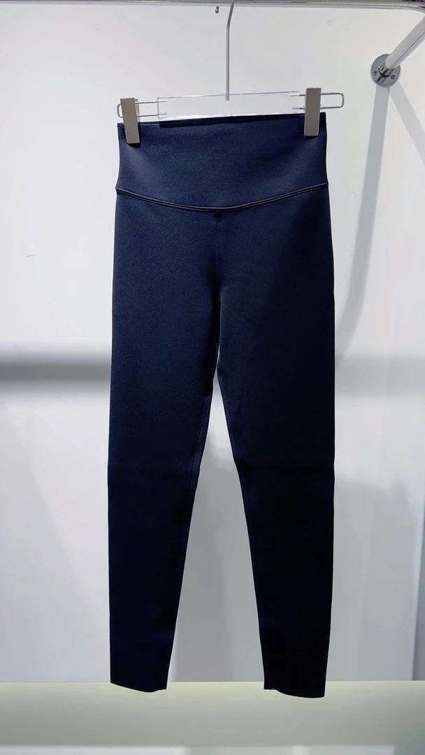 女装实体店特价断码商品以直播间实物为准